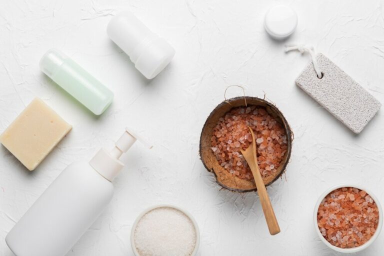 hygiene-pack-natural-products_23-2148287607-768x512 محصولات مناسب پوست‌های آسیب‌دیده یا دارای لک