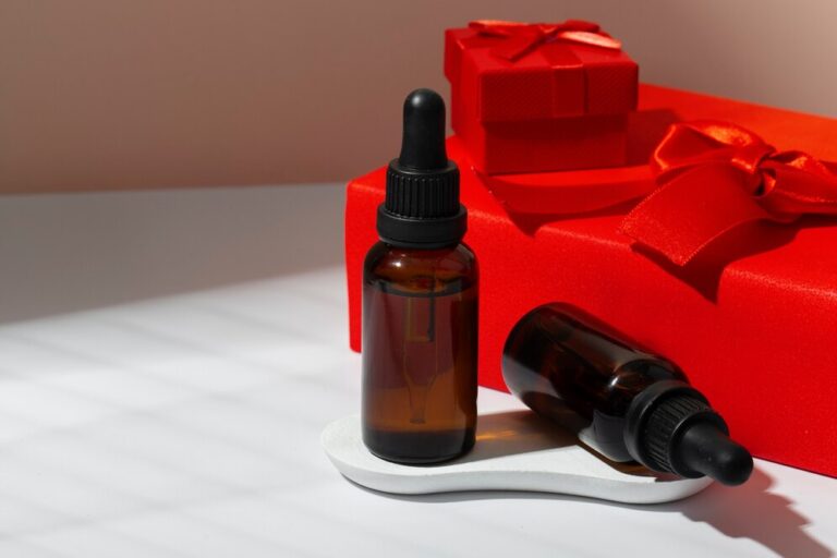 valentines-day-still-life-design_23-2149246410-768x512 پپتیدها: معجزه جوانی در محصولات مراقبت از پوست